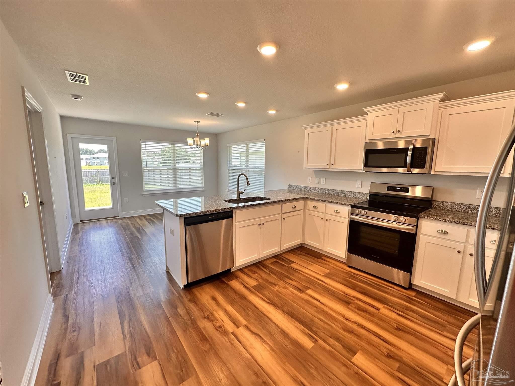 7034 Sonny Dr – photo 4