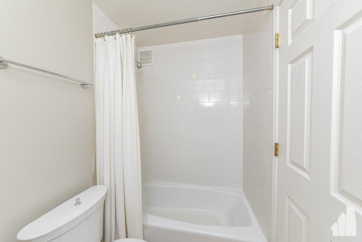 2036 N Larrabee St – photo 3