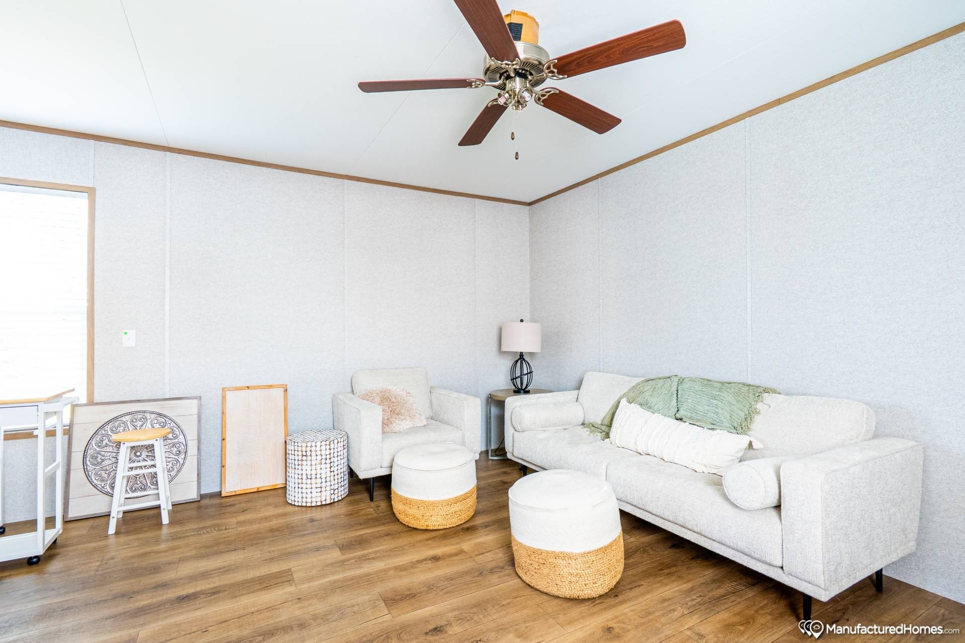 160 Forrest Ave – photo 4