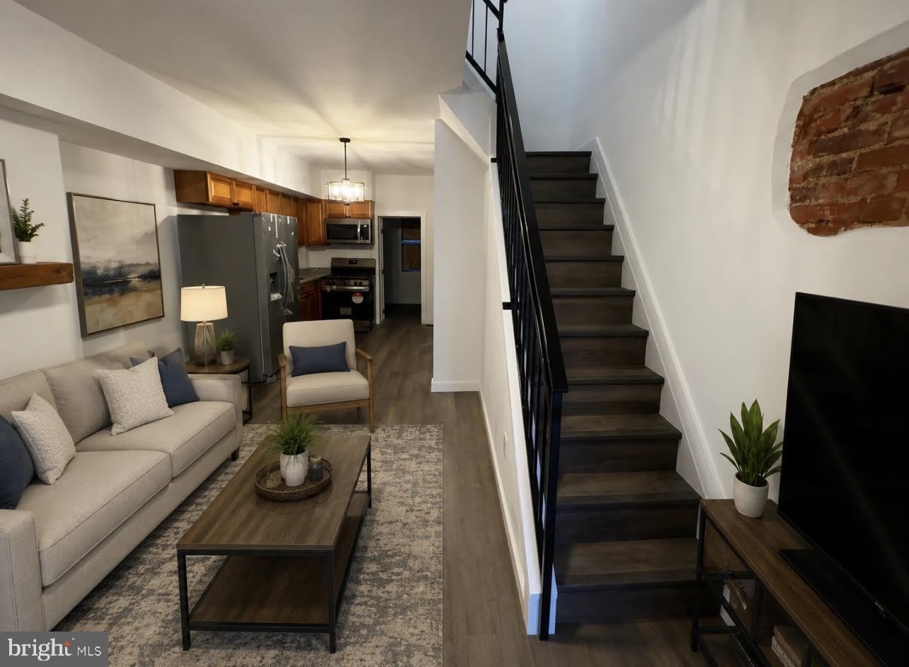 625 E THAYER Street – photo 2