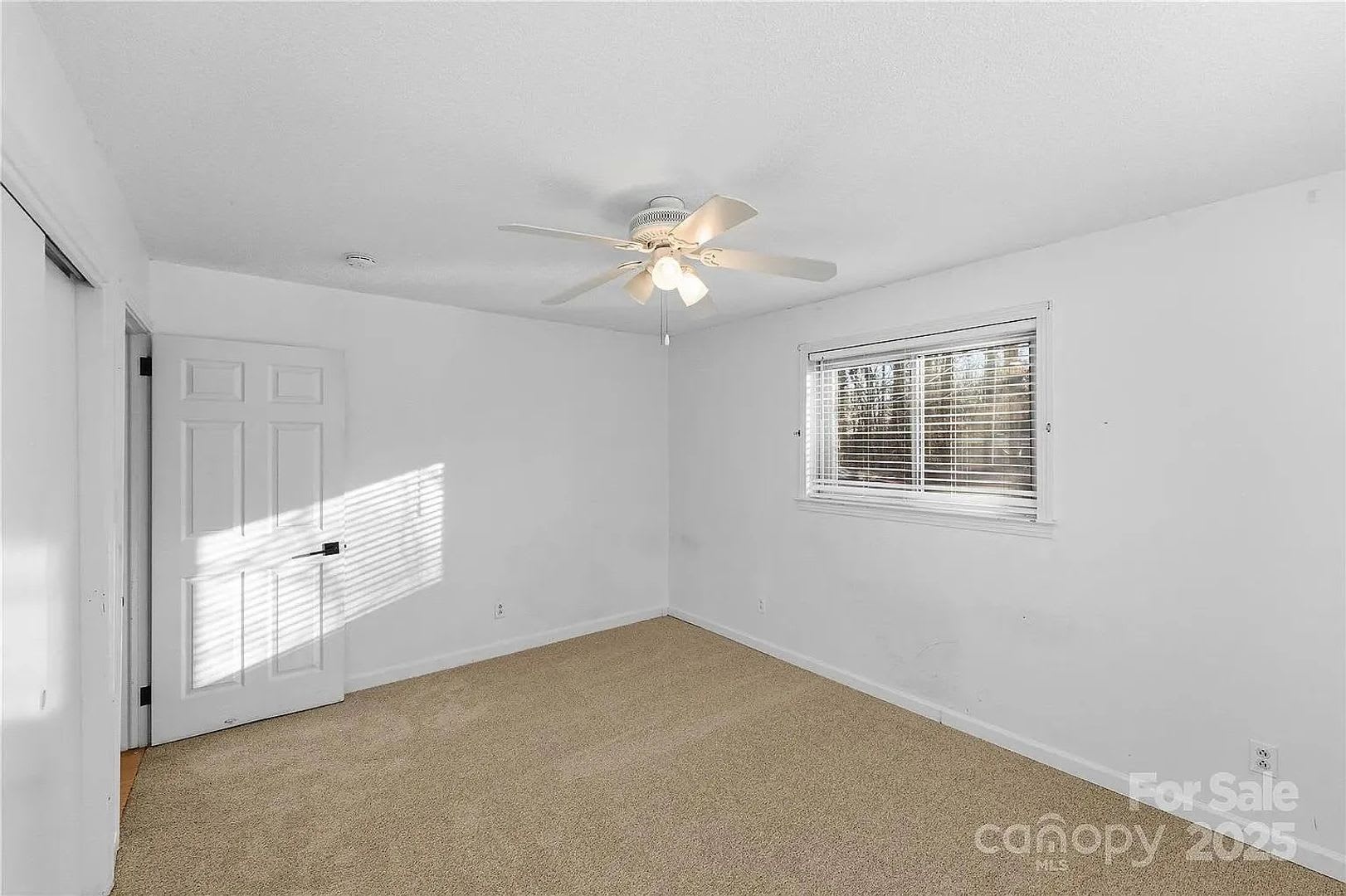 Room in 5 Bedroom Home at Cox Mill Rd – photo 4