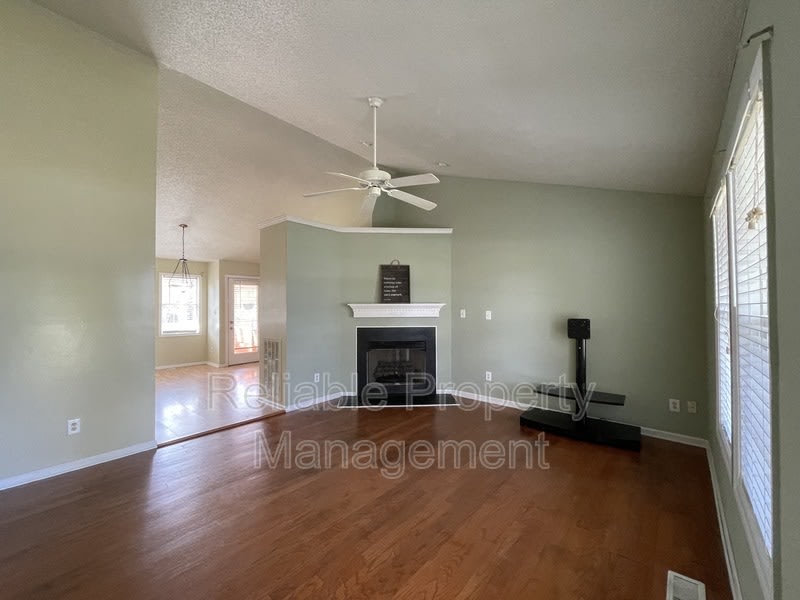108 Patricia Drive – photo 4