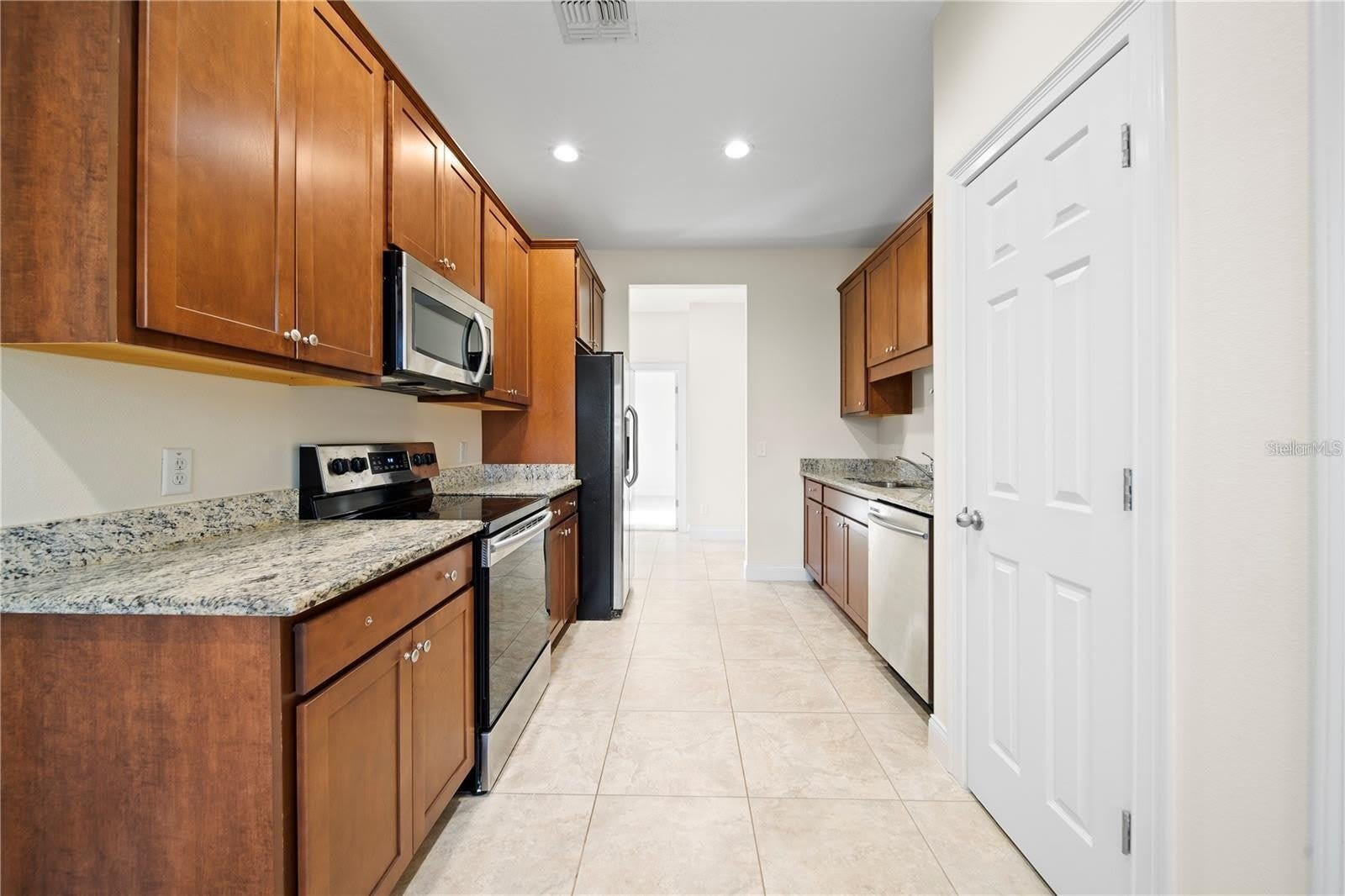 14 FERGUSON Drive – photo 5