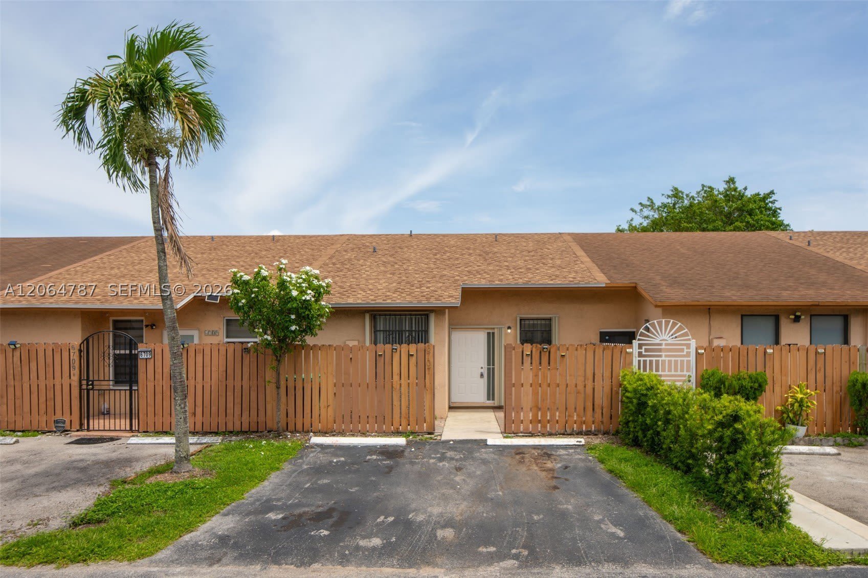 6707 NW 193rd Ln – photo 1