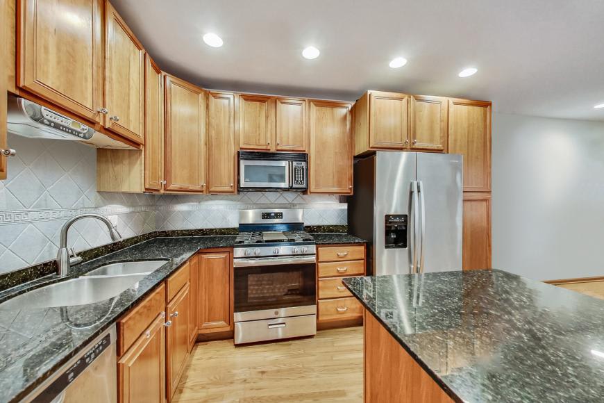 917 West Lakeside Pl. – photo 4
