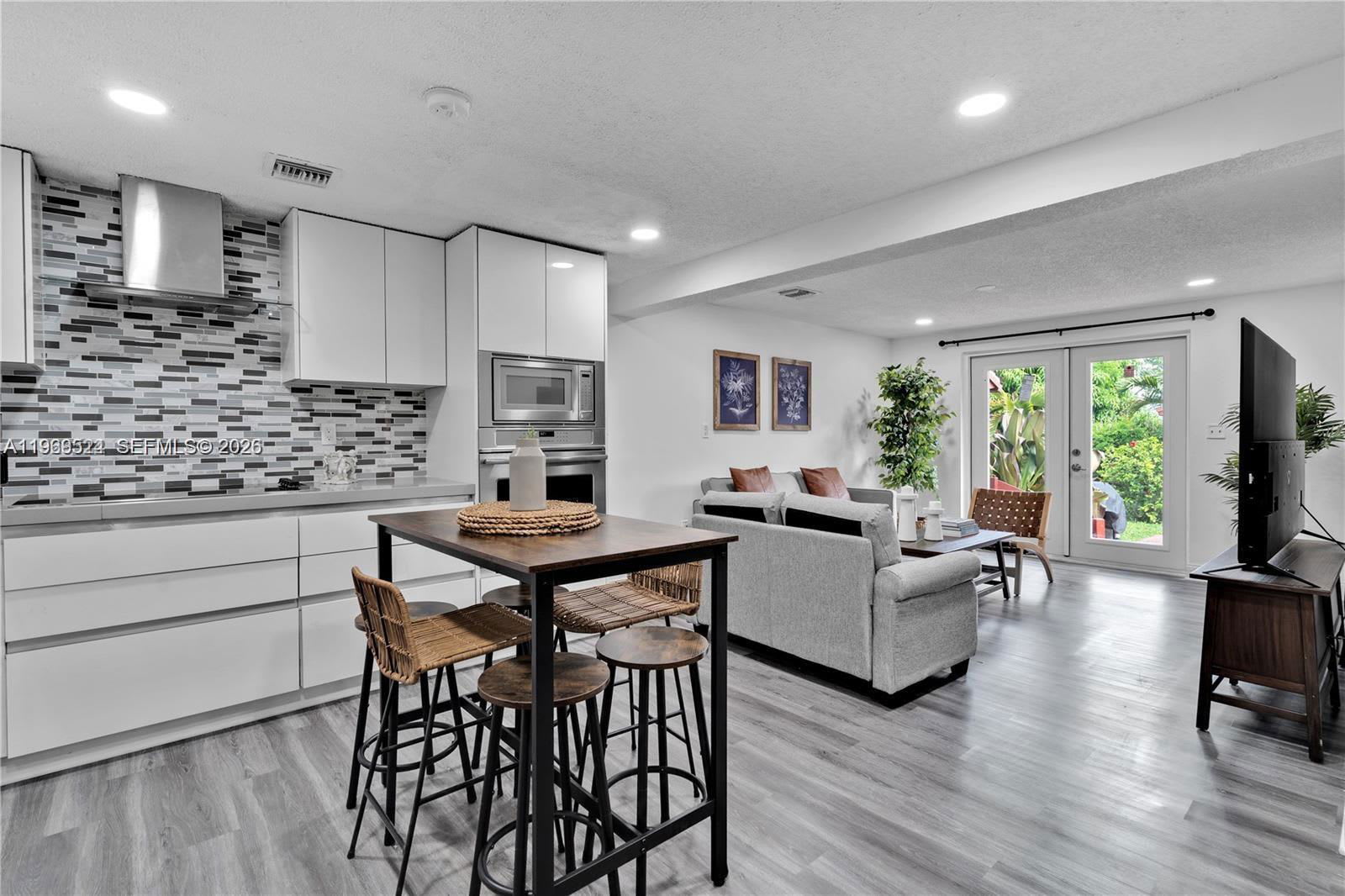 1841 Southwest 29Th Avenue – photo 1