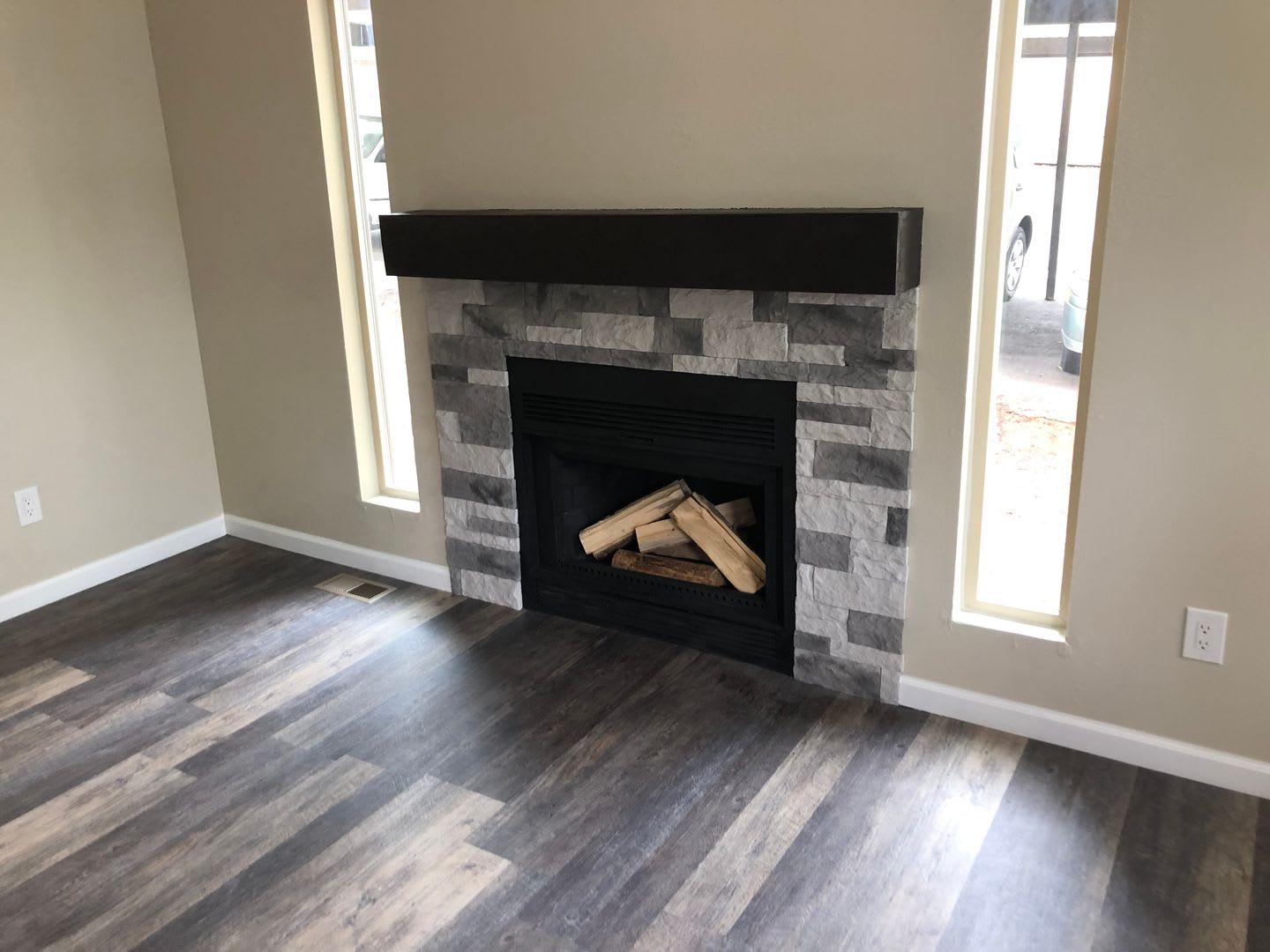 Spacious 2 Bed 2 Bath Fourplex Unit In Prime Location – photo 4
