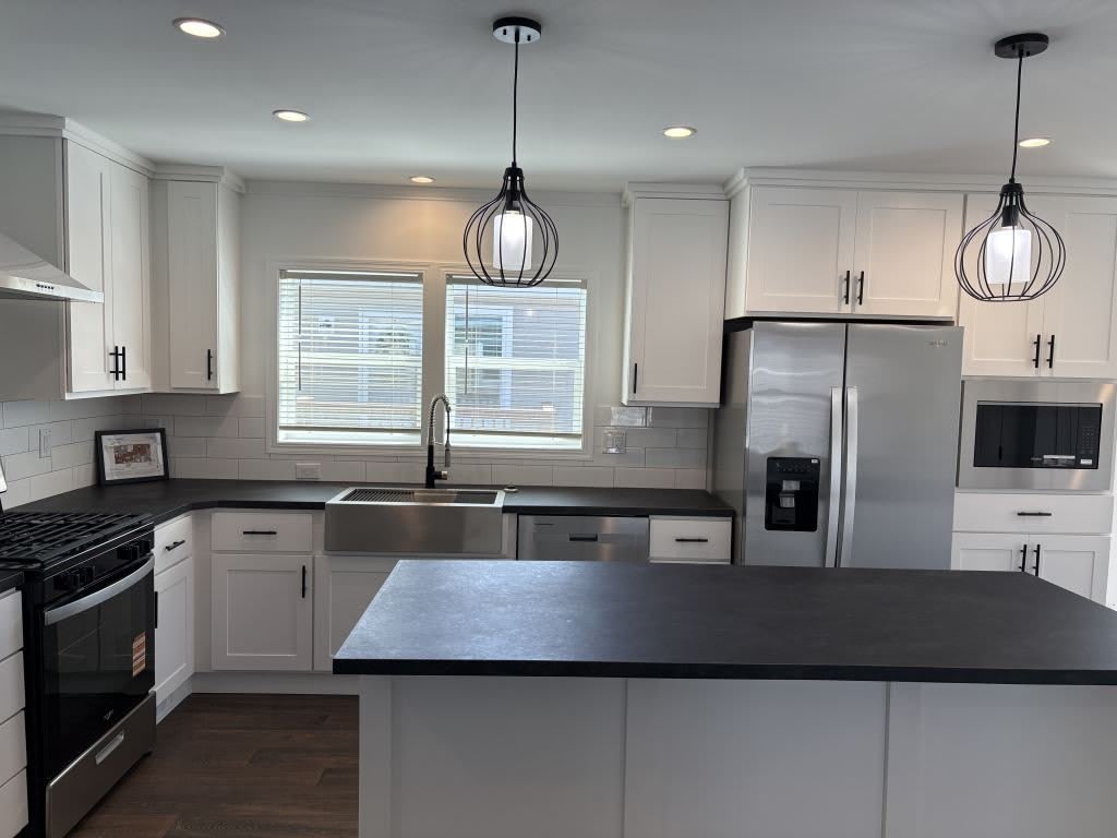 13910 Burgundy Ave – photo 2