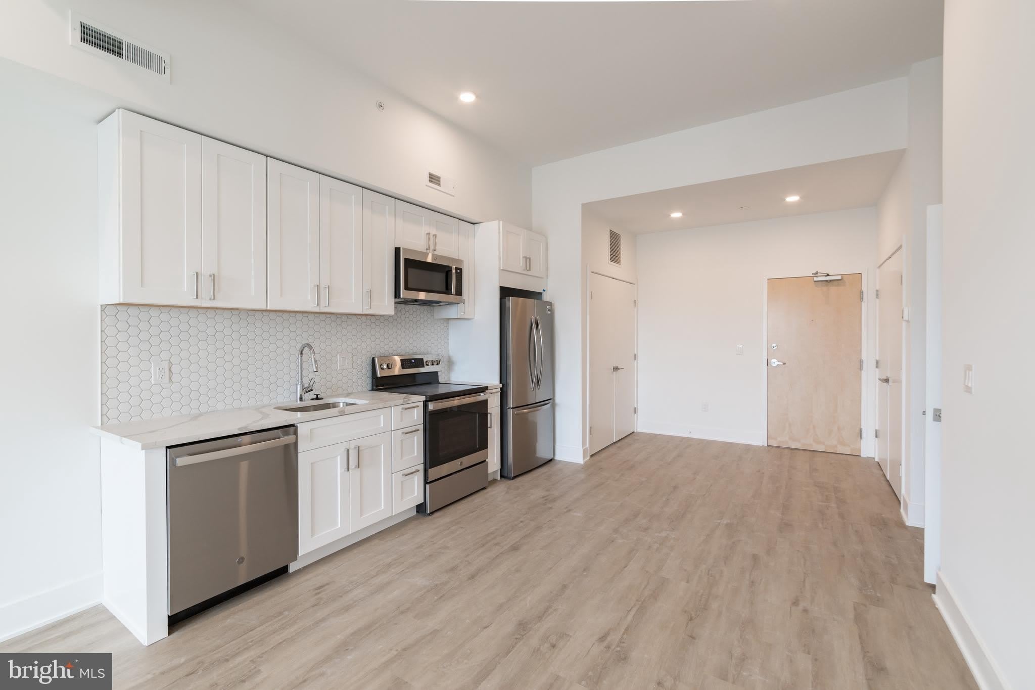 1622 Point Breeze Avenue – photo 4