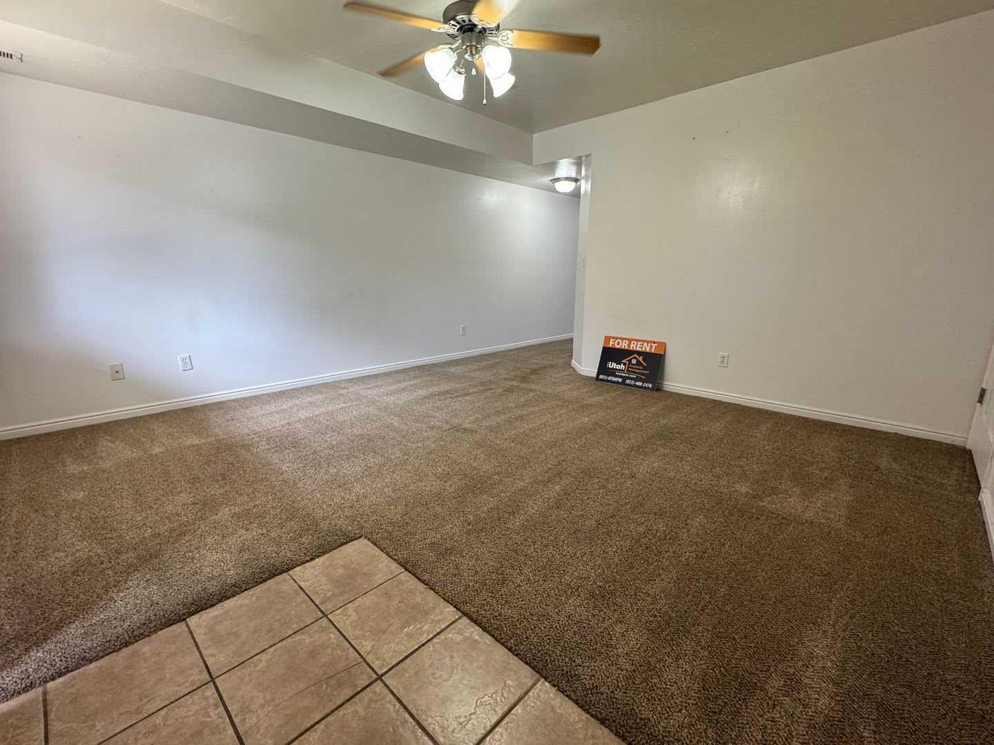 3 bedroom 2.5 Bath 1 car garage -Small Dogs Allowed – photo 4