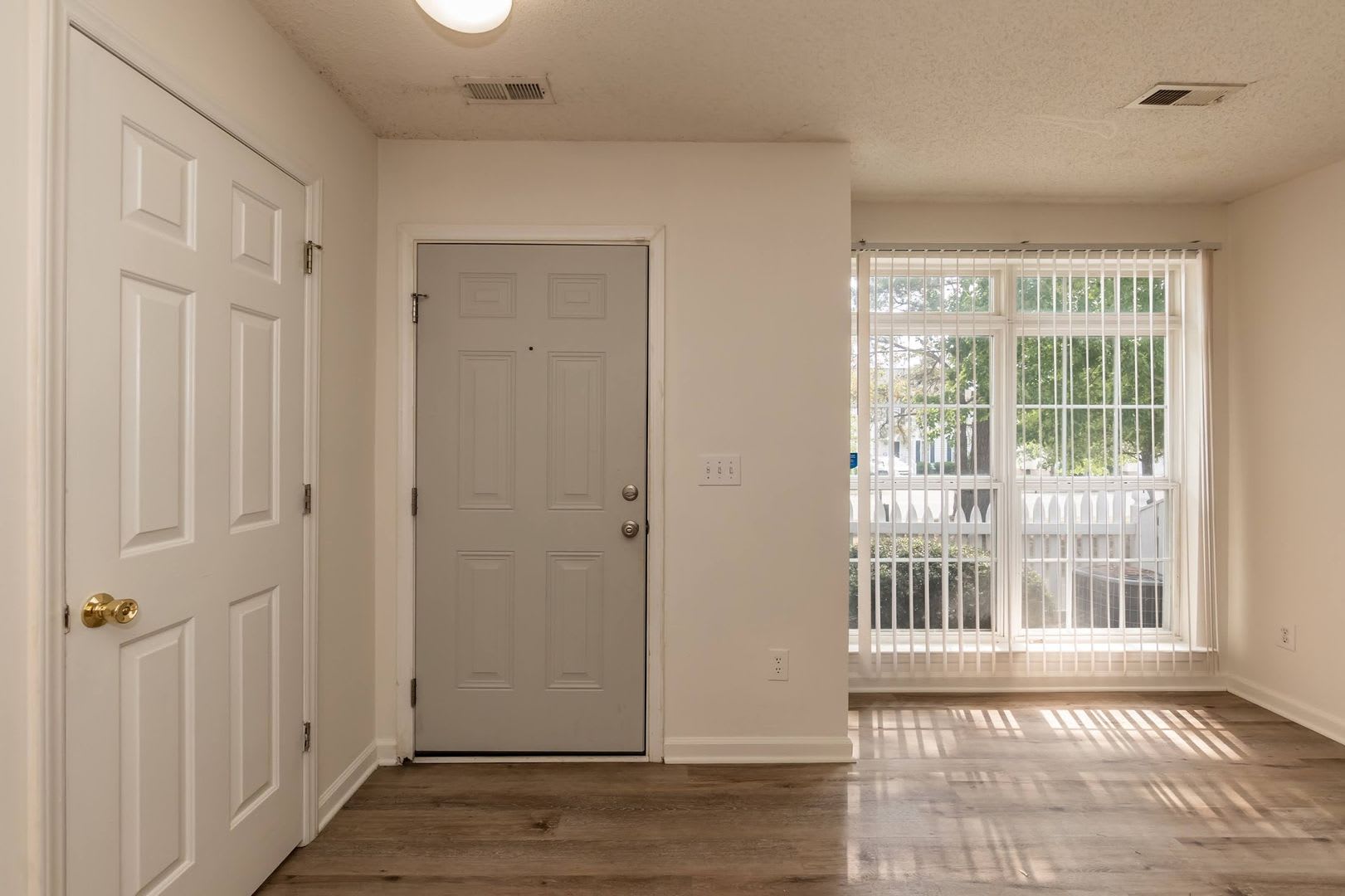 Three Bedroom End Unit Townhome – photo 5