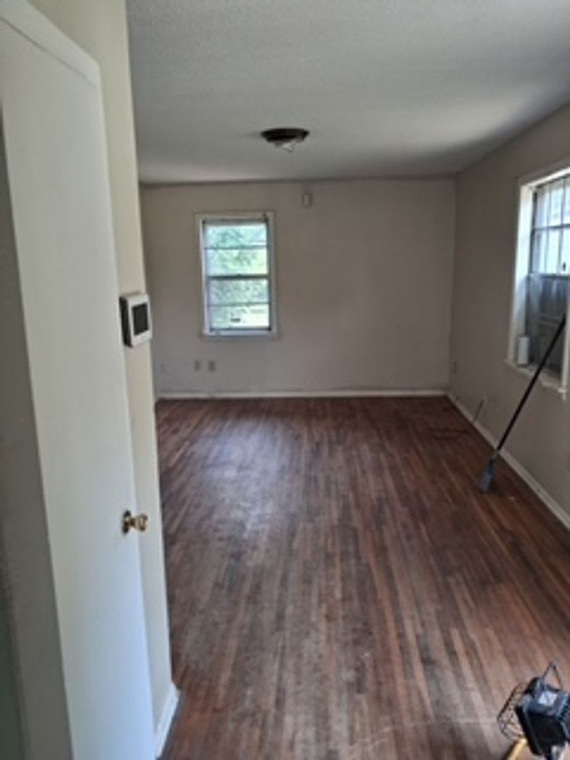 HALF OFf MOVE-IN SPECIAL AVAILABLE!!!!! – photo 2