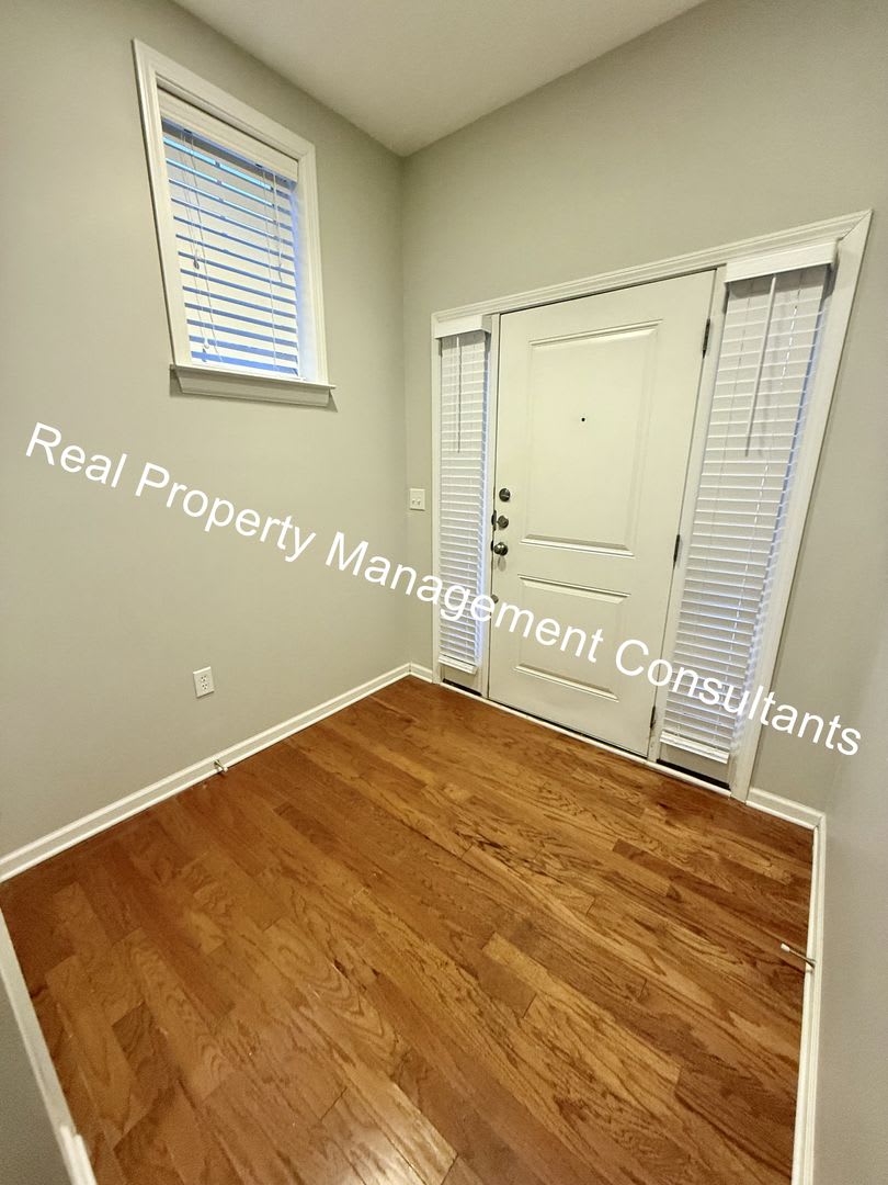 Overland Park spacious 3 Bed 3.5 Bath townhome in Blue Valley School District – photo 3