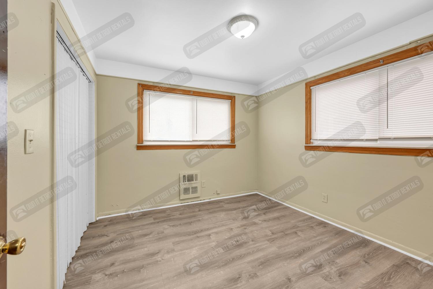 16705 Greenfield Rd Apt 6 – photo 4