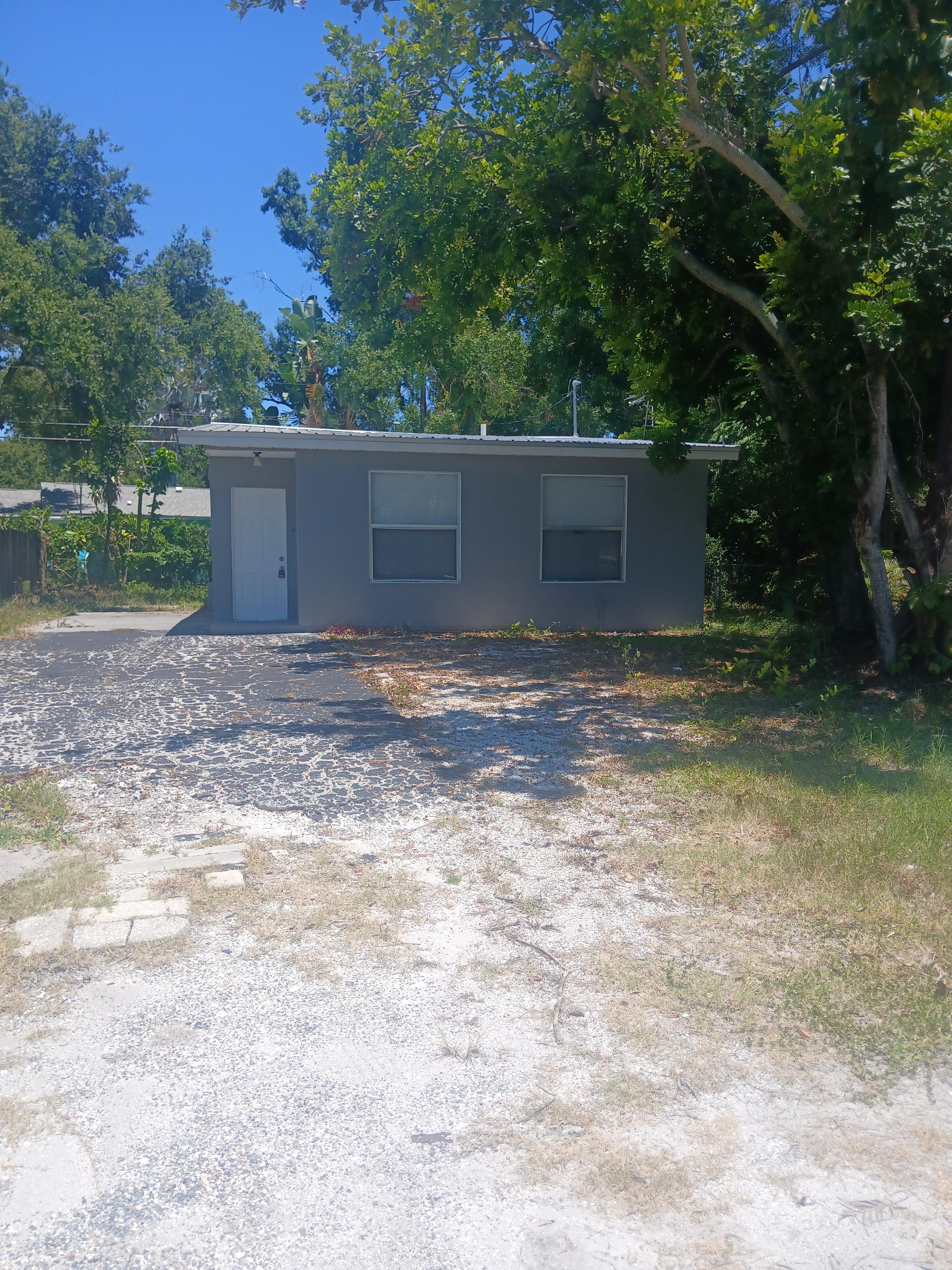 1060 65th St S – photo 2