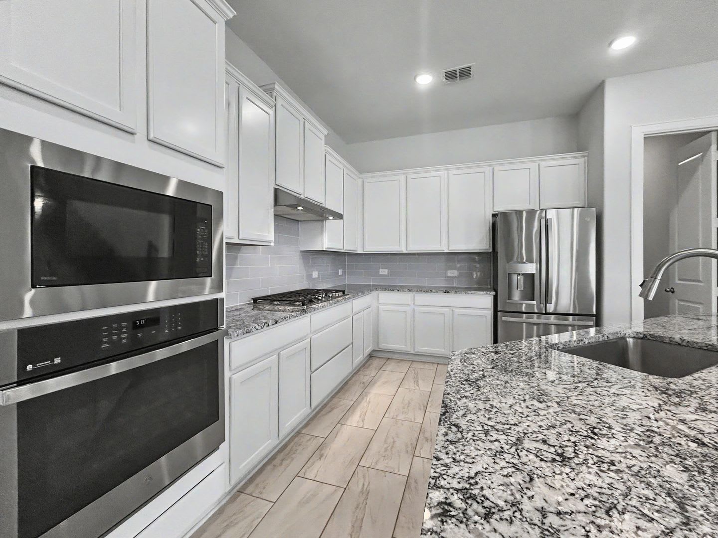 Modern Elegance in Cibolo Canyons – photo 4