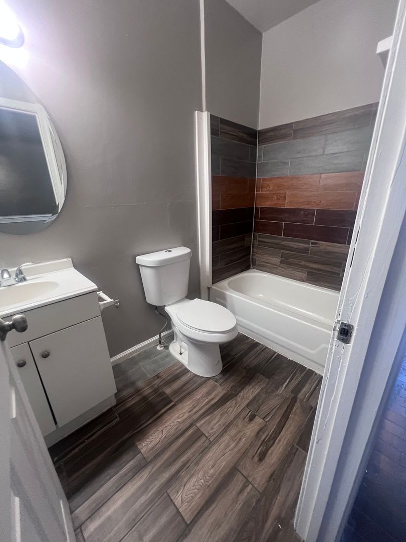 Beautifully Updated 3 Bedroom House – photo 2