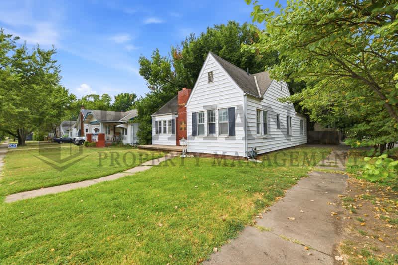 703 South Grove Dr – photo 3