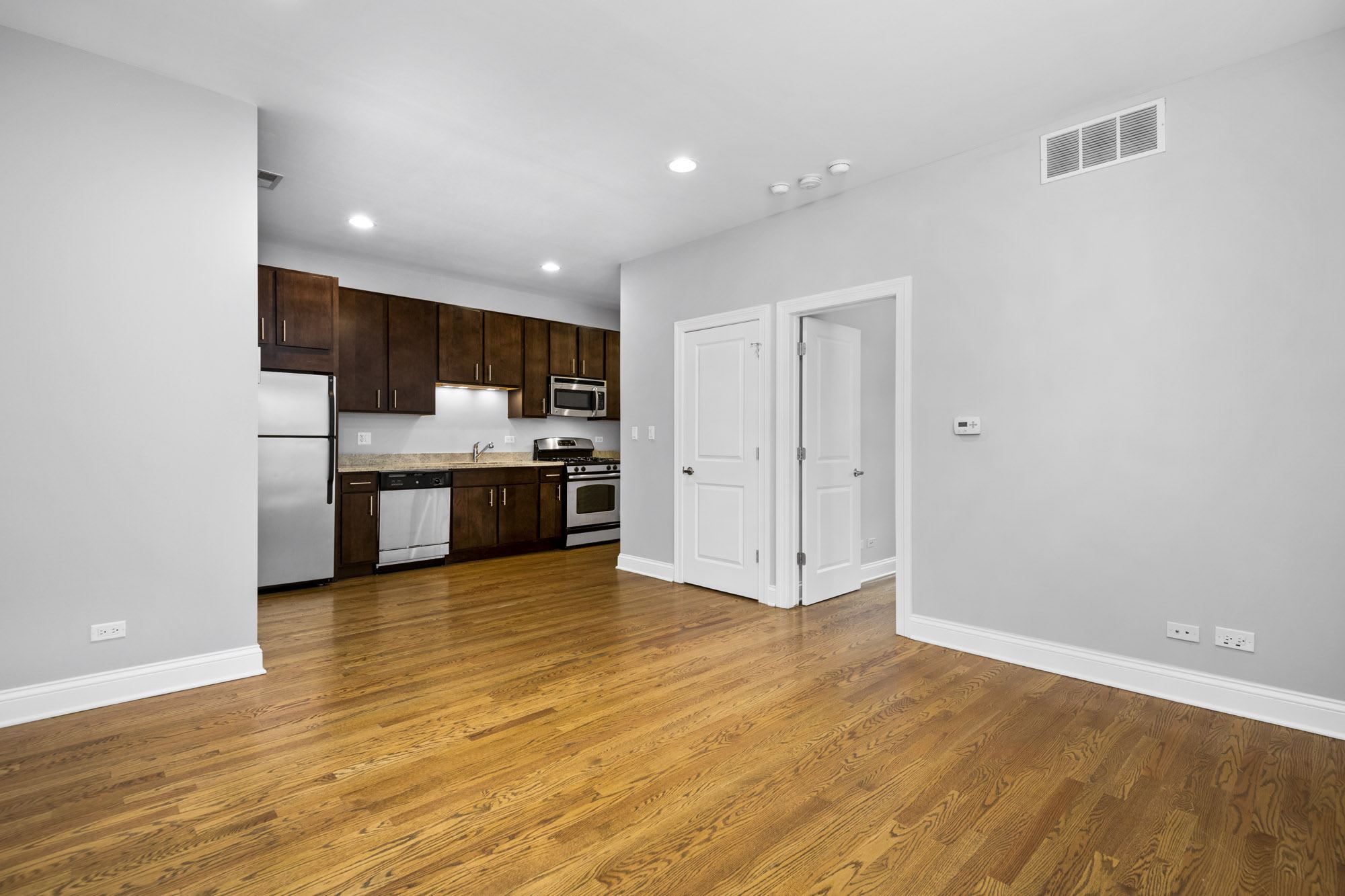 1120 North Lasalle – photo 3