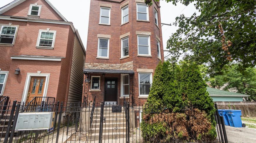 1840 North Saint Louis Ave. – photo 1