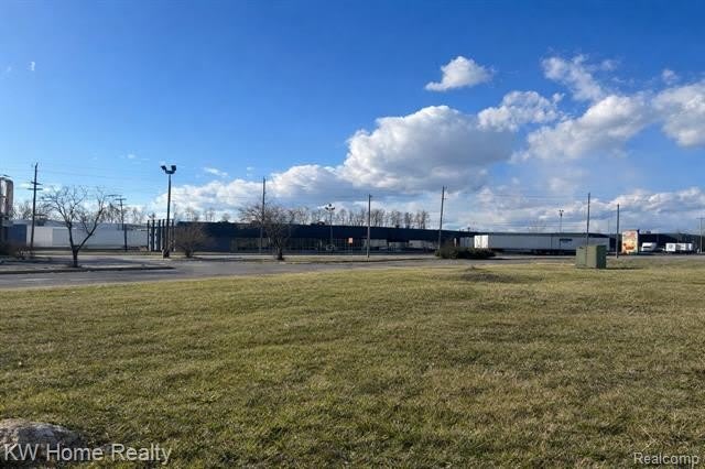 20800 Groesbeck Highway – photo 1