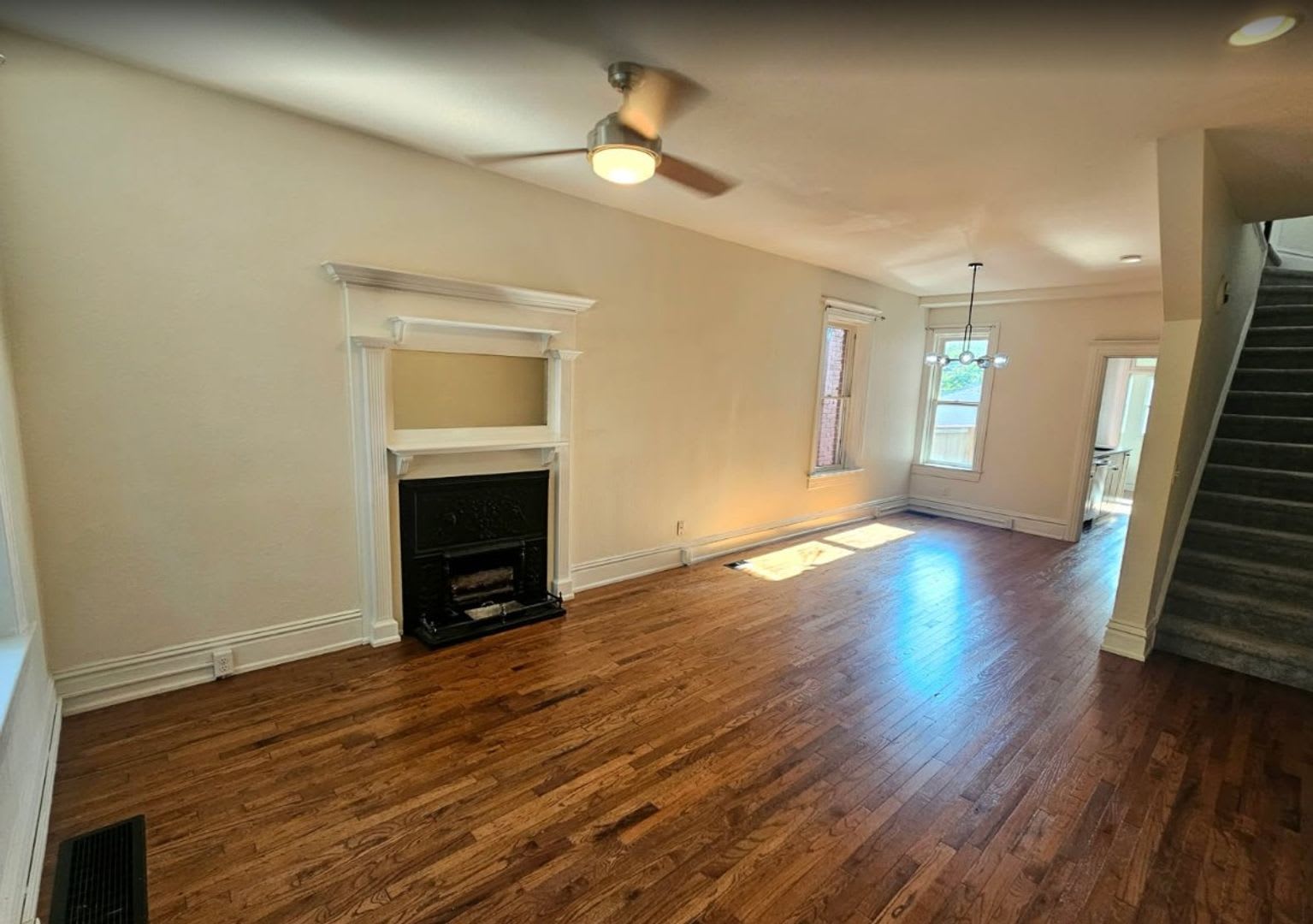 Price Lowered! 2 Bed / 2 Bath Townhome – photo 2