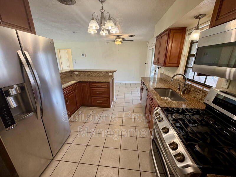 974 Golf St – photo 5