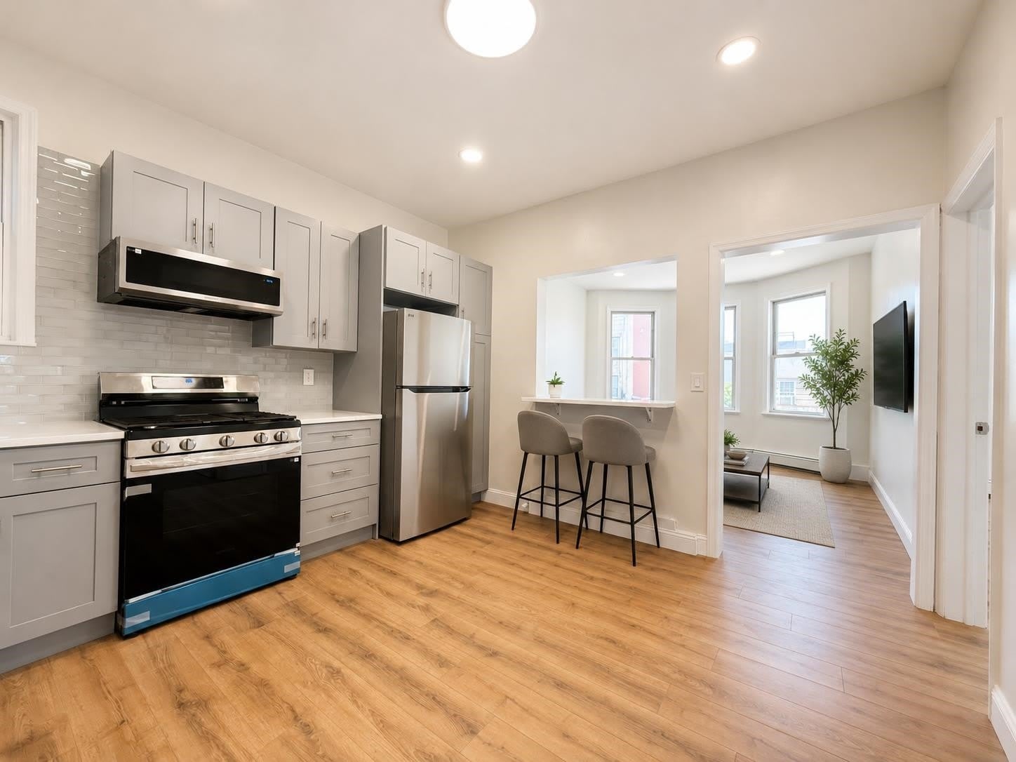 892 Broadway – photo 2