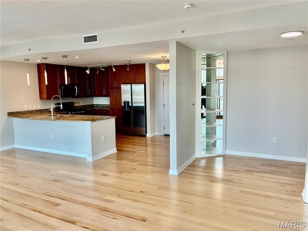 4909 Laclede Avenue – photo 4