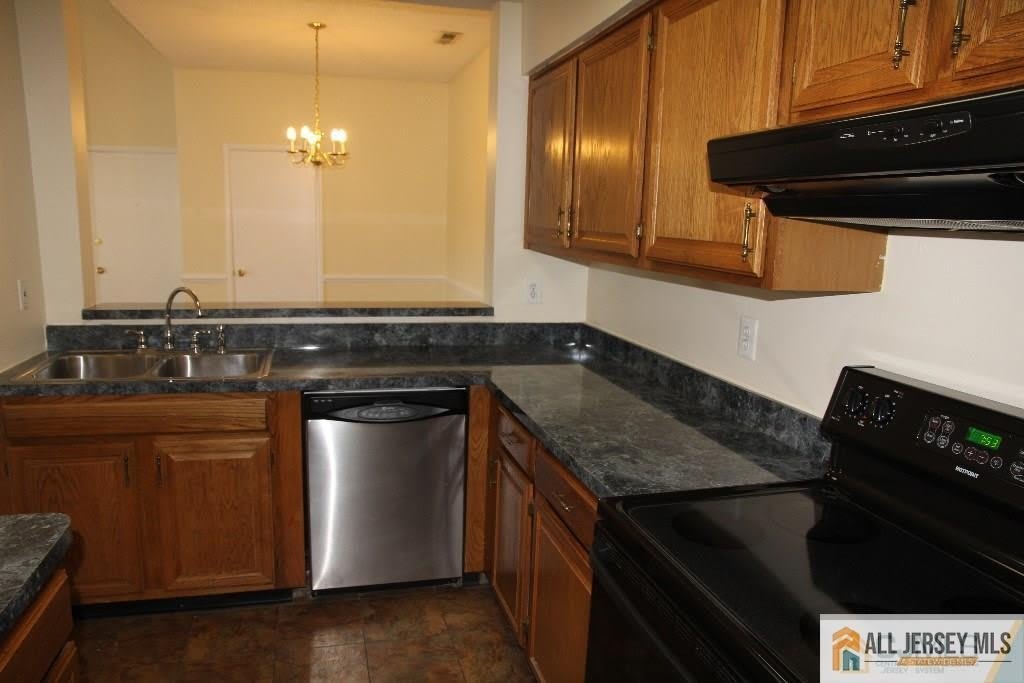 9006 Tamarron Drive – photo 5