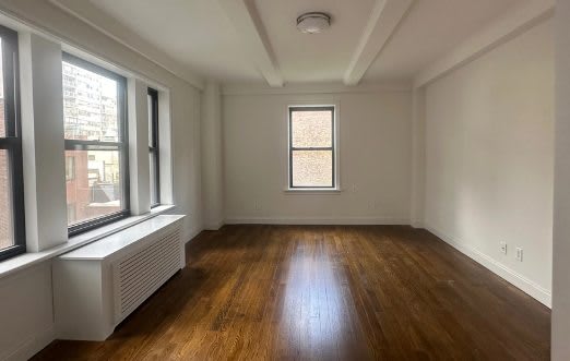 182 E 70th St – photo 2
