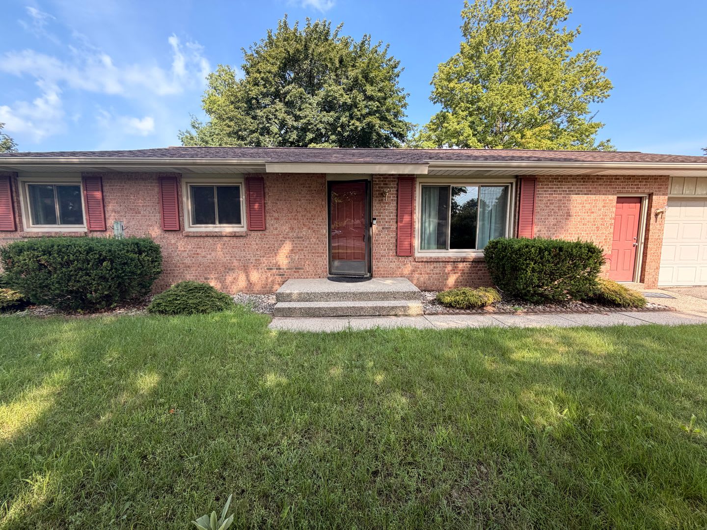 Ranch located in Jenison School District – photo 1