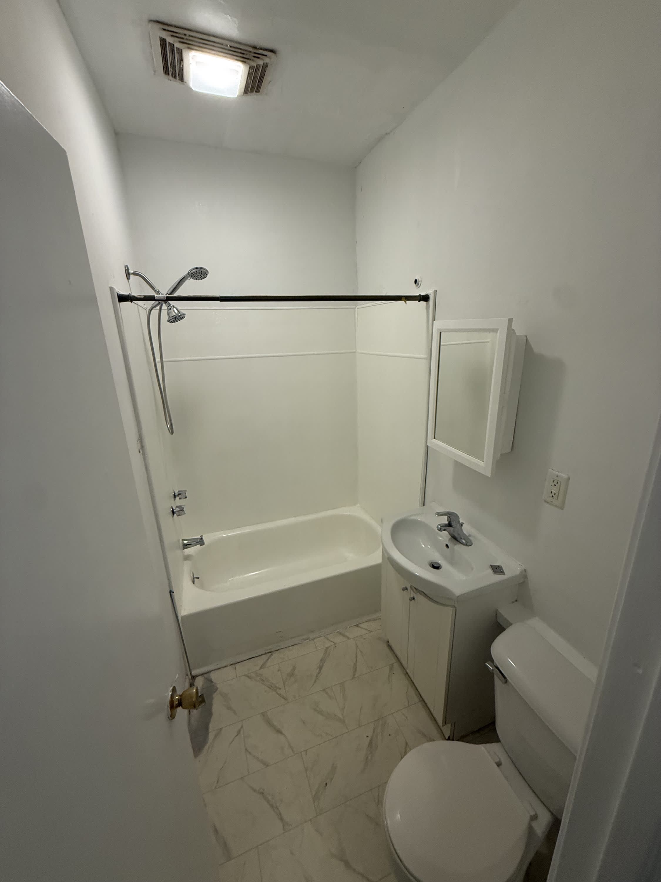 1127 Ross Ave., 2 – photo 3