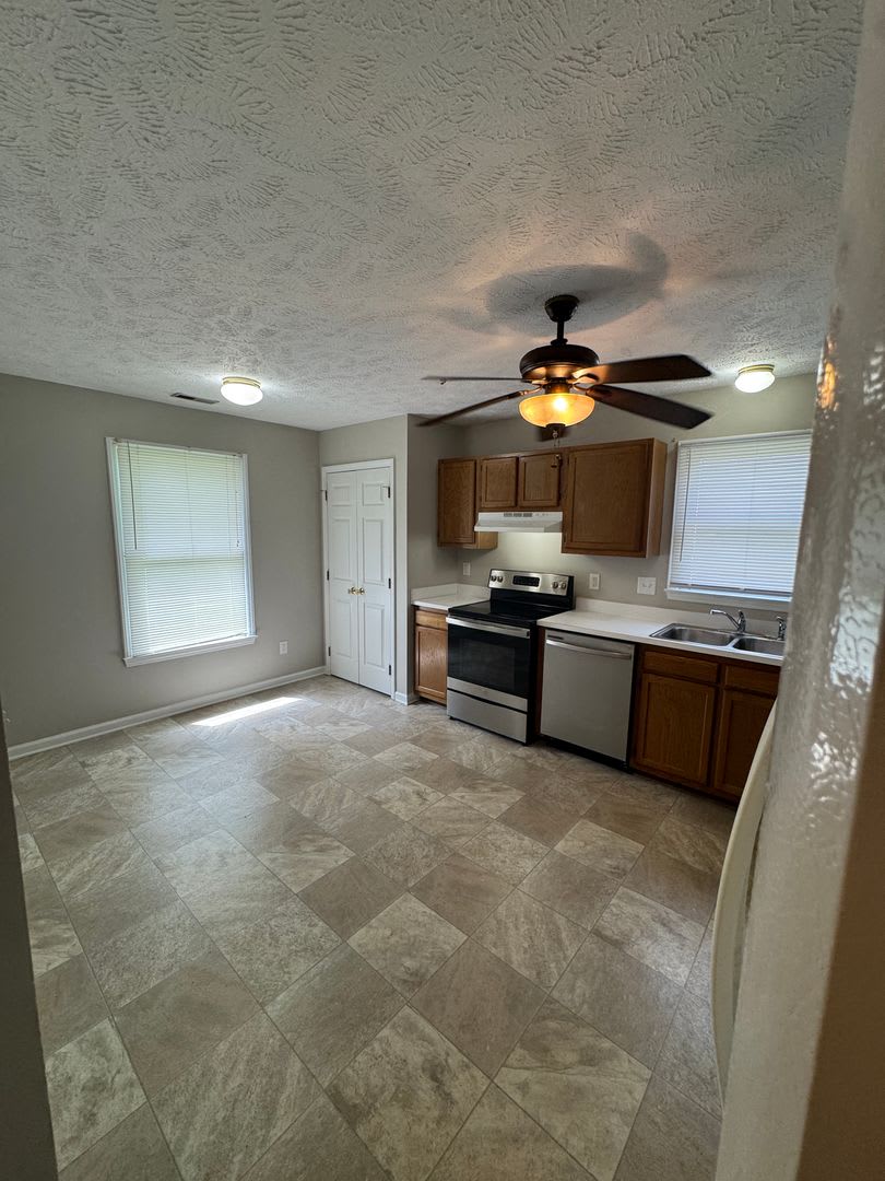 For Rent – photo 5
