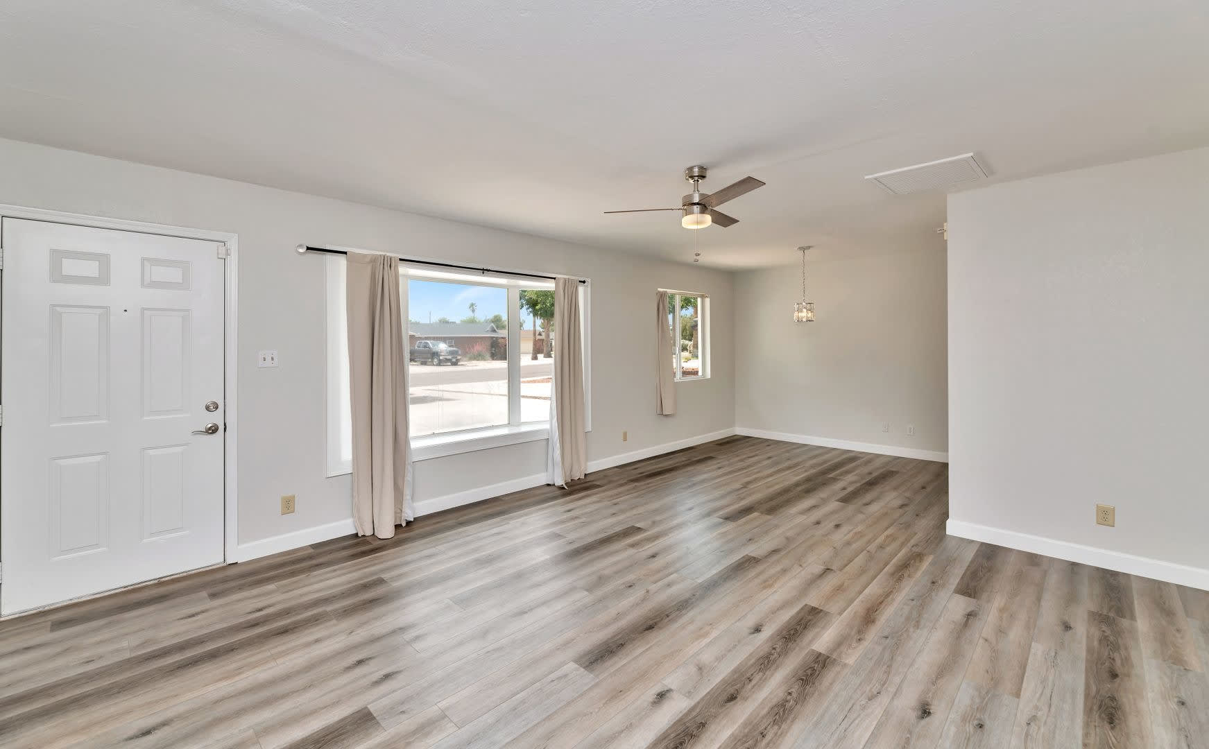 8444 E Plaza Ave Scottsdale Az 85250 – photo 2