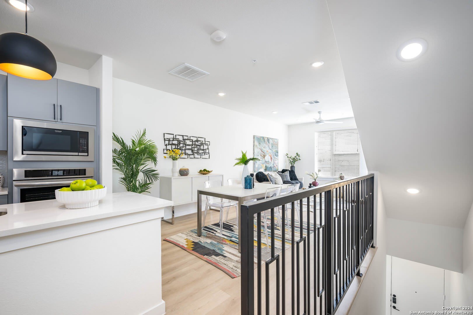 719 E Locust St – photo 5