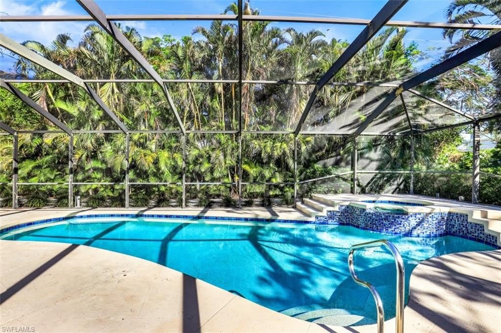 739 7th Ave N – photo 1