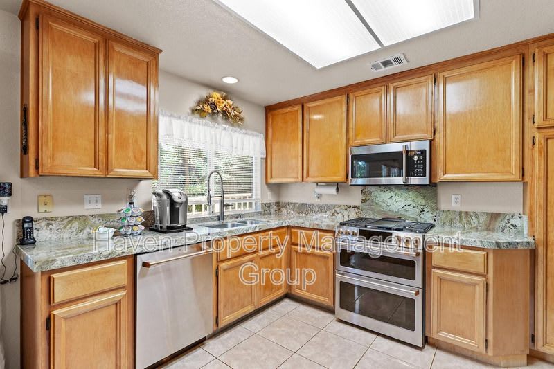 2866 Valcourt Way – photo 4