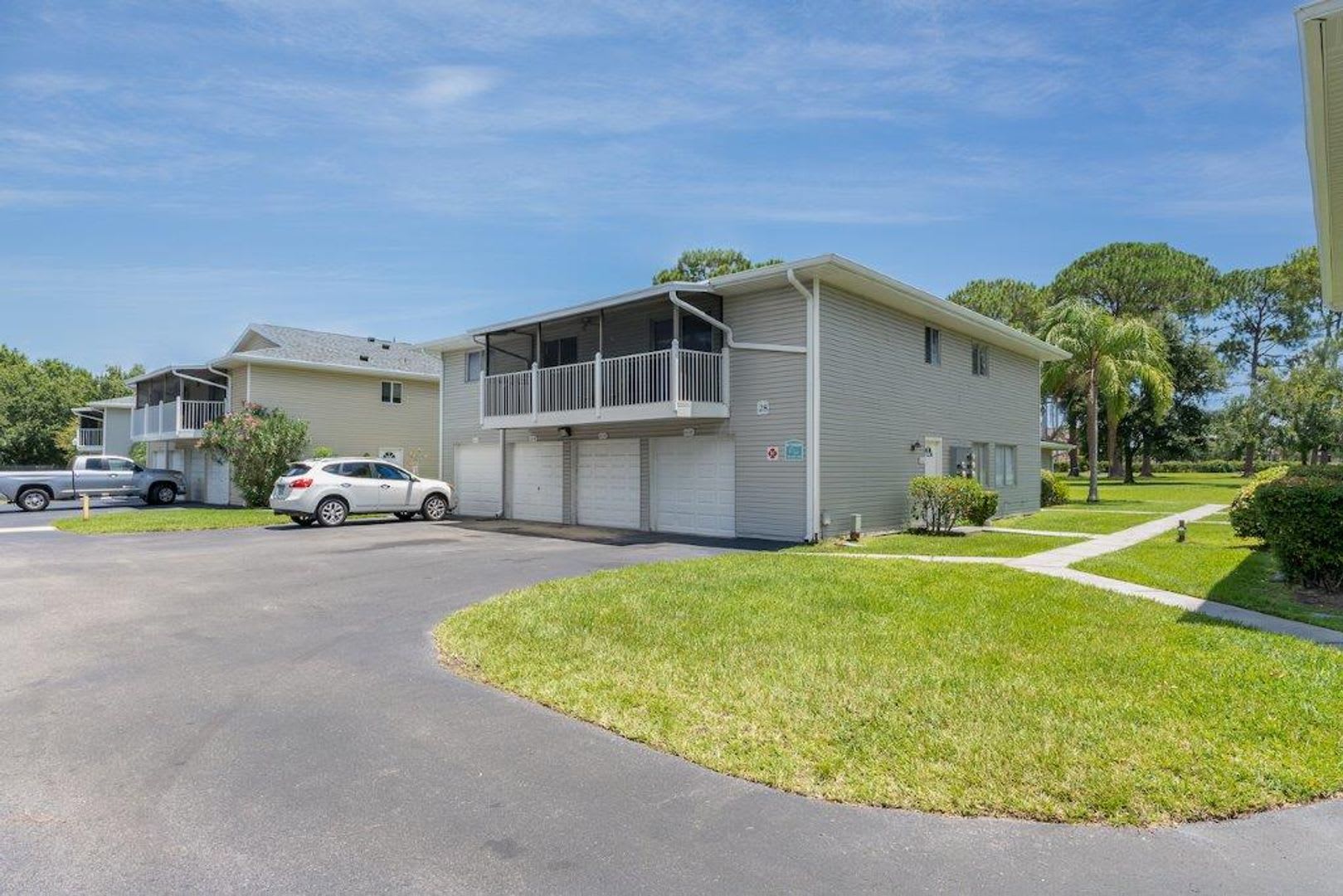 REDUCED PRICE!!! 2 BEDROOM CONDO CLOSE TO UNIVERSAL AND VALENCIA – photo 2