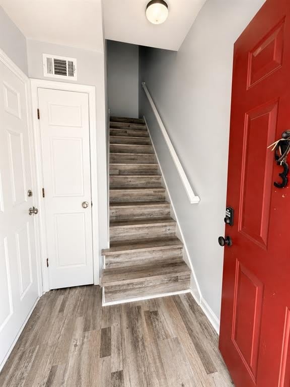 856 Saint Charles Avenue NE – photo 2