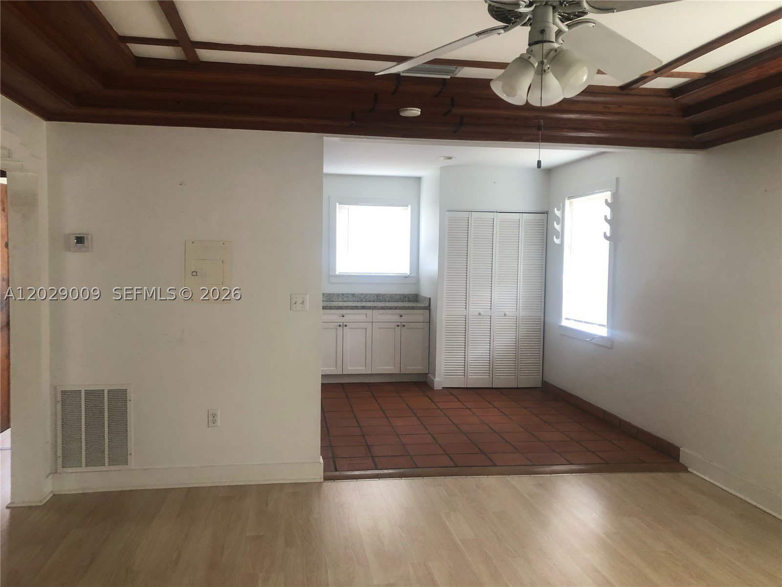 1100 SW 10th St – photo 2