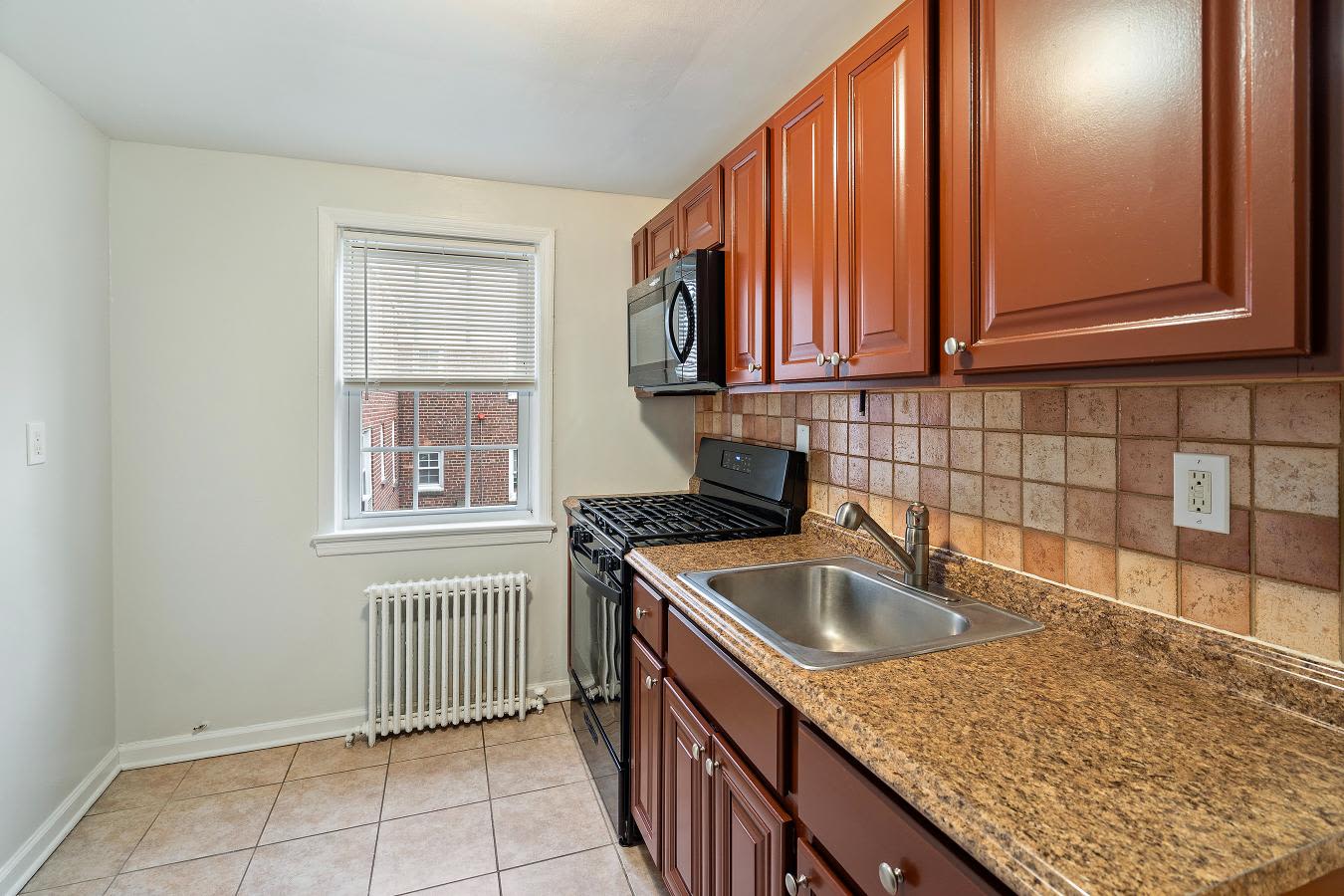 263 Bloomfield Avenue Apartments – photo 2
