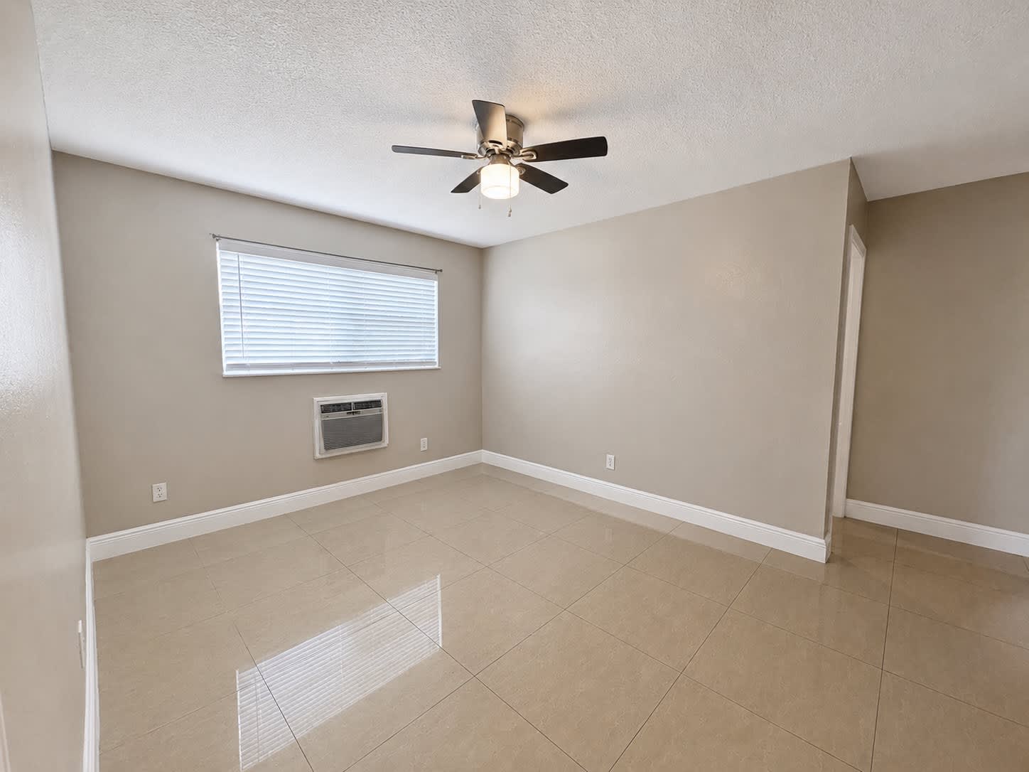 811 NW 6 Avenue – photo 2