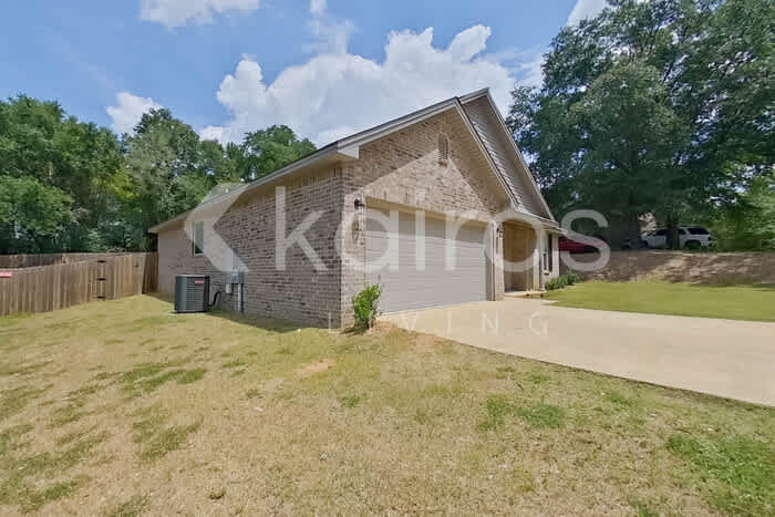 112 Live Oak Drive – photo 3