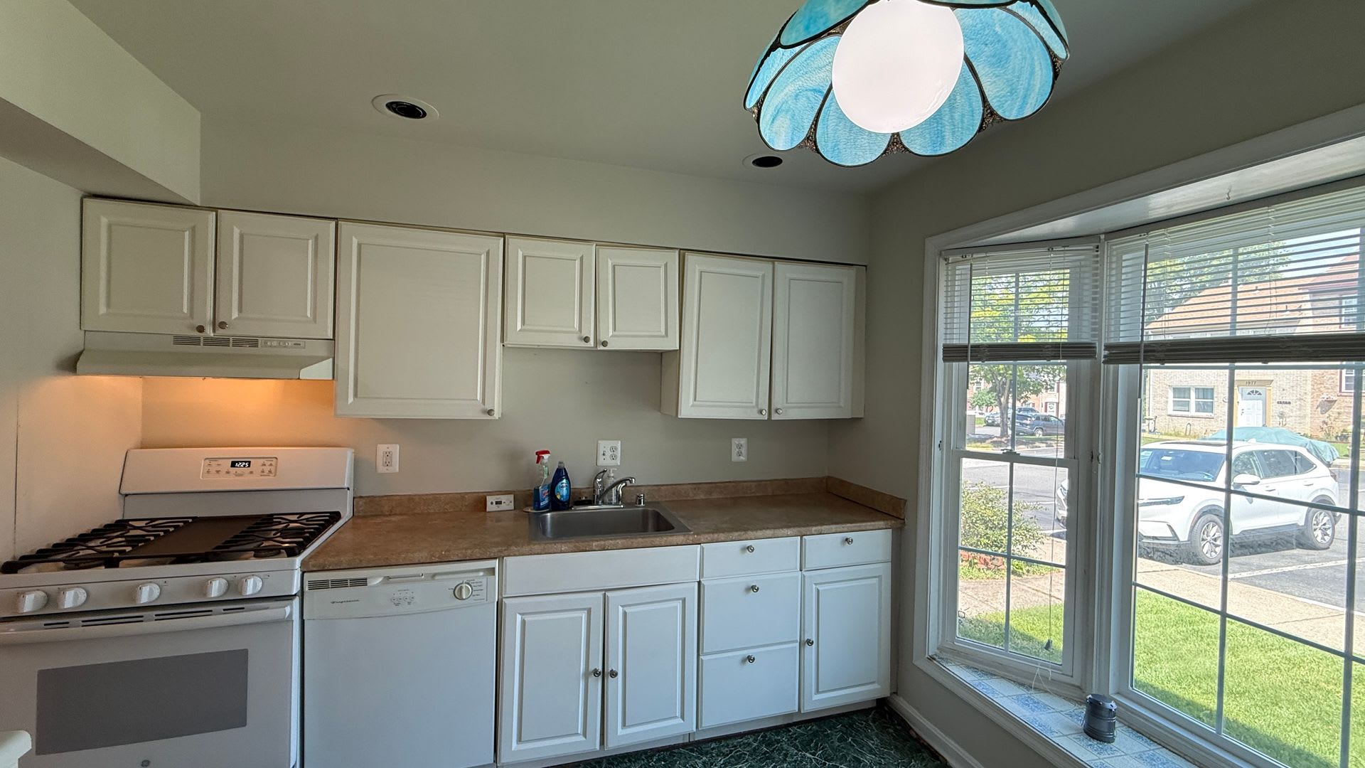 Lake Ridge Townhouse – photo 2