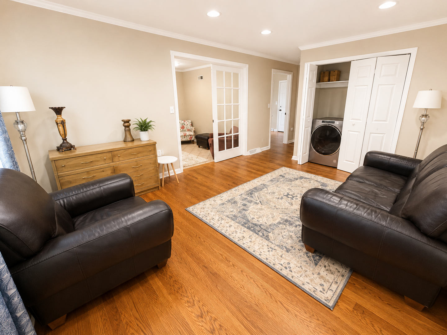 Central Columbia Home Fully Furnished Utilities Included – photo 4