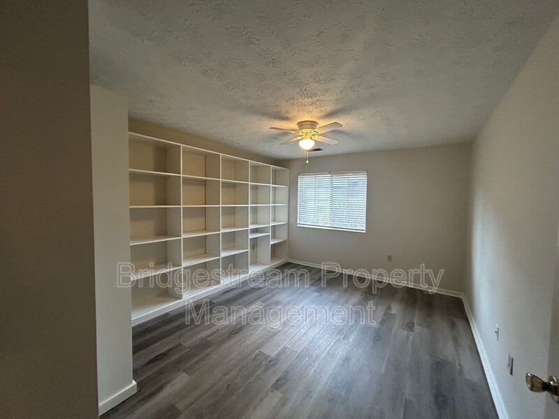 6615 Hedington Square – photo 5