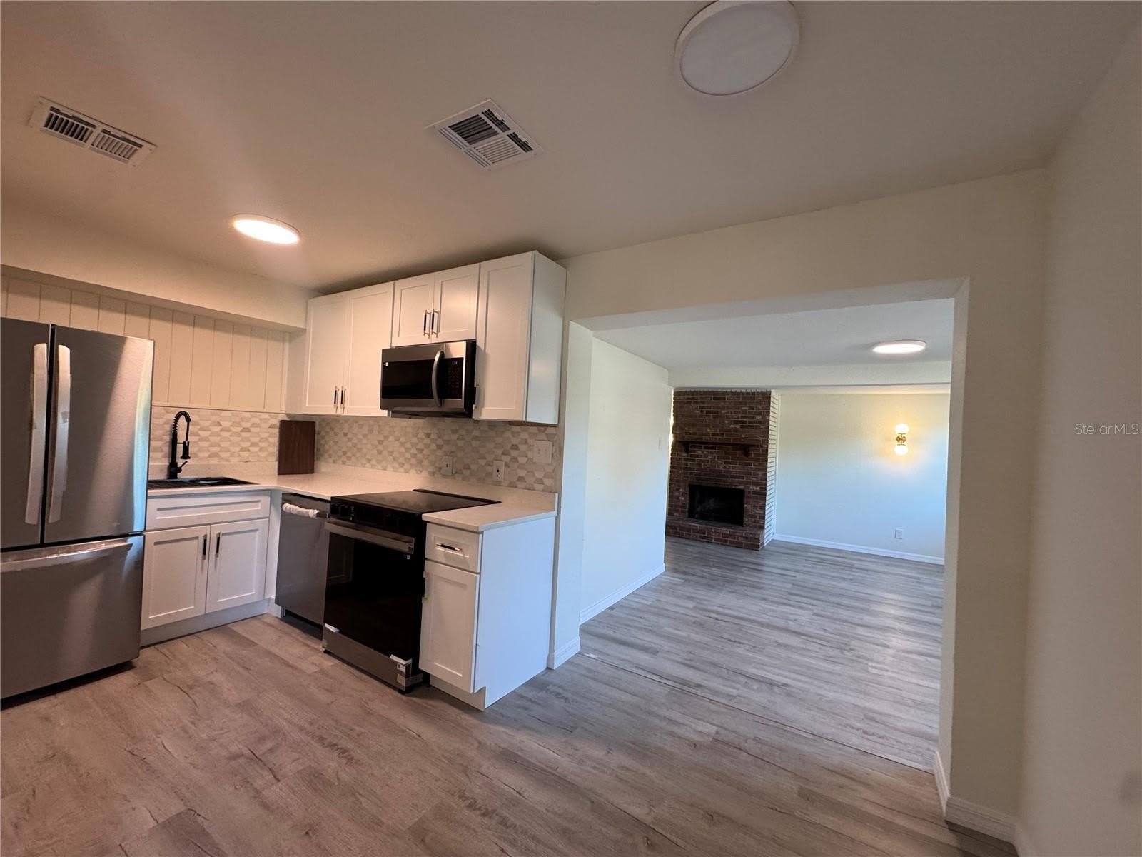 7224 VALIANT Court – photo 3