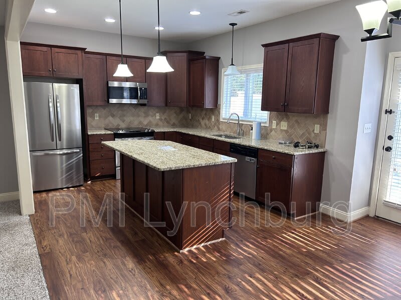1040 Commonwealth Circle – photo 2