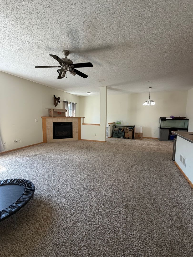 Spacious 2 bedroom townhome available 9/10!! – photo 5